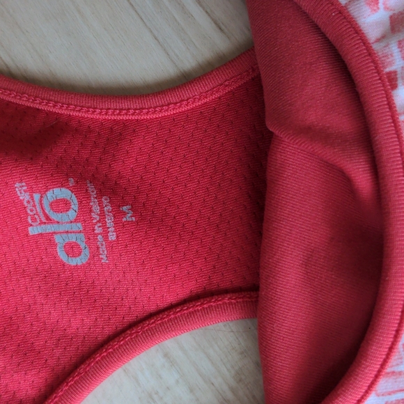 Alo yoga top with built in bra - Picture 2 of 3